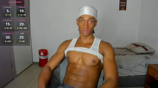 Snapshot of Malkongarcia chatting on 09-26-25, 09:19 Malkongarcia online show from 09-26-25, 09:19