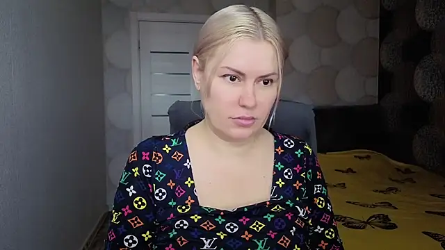 Snapshot of natusik chatting on 05-24-26, 03:33 natusik online show from 05-24-26, 03:33