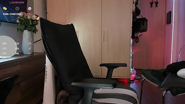 Snapshot of ariana_fitl_ chatting on 01-17-25, 02:18 ariana fitl online show from 01-17-25, 02:18