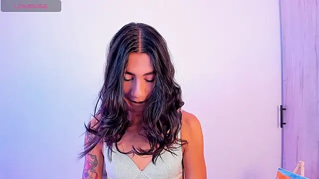 sofiaa grey  online show from 11-20-25, 11:32