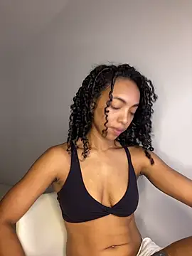 Snapshot of nicoleebony1 chatting on 05-15-26, 04:36 nicoleebony1 online show from 05-15-26, 04:36