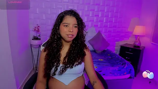 aurora rodriguez online show from 10-27-25, 12:31