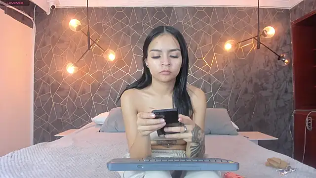 leigh-angels online show from 11-17-25, 09:53