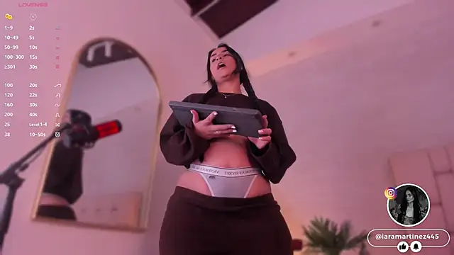 Snapshot of iara_martinez chatting on 12-13-24, 12:50 iara martinez online show from 12-13-24, 12:50