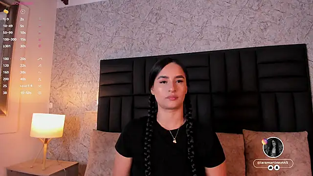 Snapshot of iara_martinez chatting on 10-13-25, 12:49 iara martinez online show from 10-13-25, 12:49