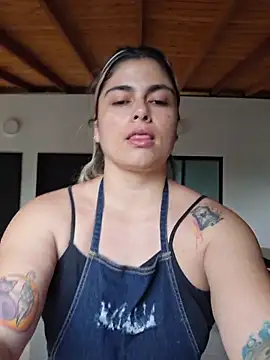 Juliietha servas online show from 03-11-26, 09:43