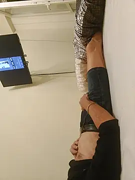 Jossi15 online show from 10-27-25, 09:41