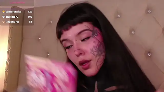 SylveonFox online show from 12-04-24, 04:16