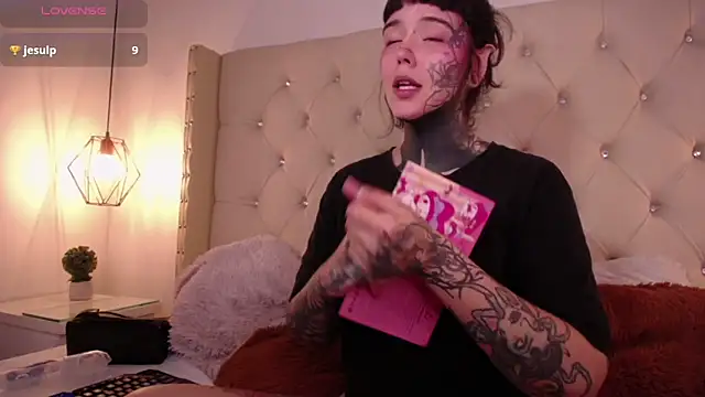 SylveonFox online show from 12-17-24, 12:54