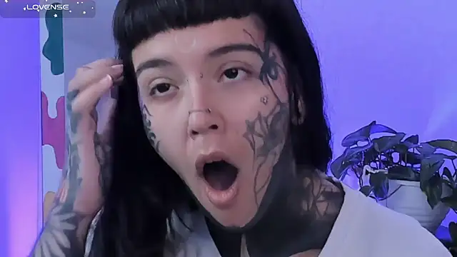 SylveonFox online show from 03-17-25, 10:38