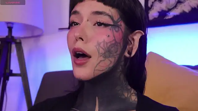 SylveonFox online show from 10-10-25, 01:15