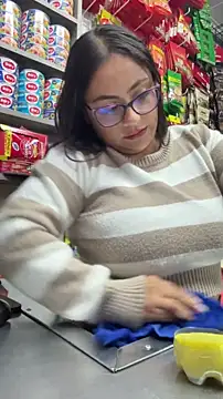 Snapshot of Sol_biglips chatting on 11-25-25, 11:21 Sol biglips online show from 11-25-25, 11:21