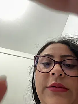 Snapshot of Sol_biglips chatting on 02-11-26, 04:45 Sol biglips online show from 02-11-26, 04:45