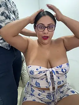 Snapshot of Sol_biglips chatting on 06-07-26, 07:28 Sol biglips online show from 06-07-26, 07:28