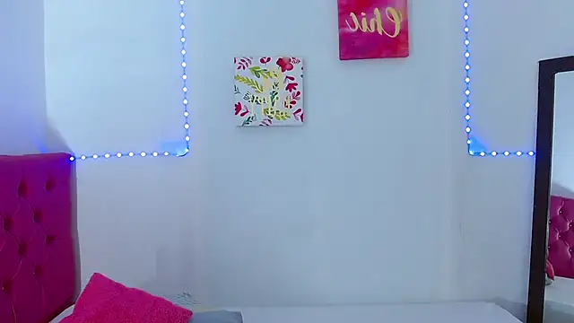 Snapshot of Naturalboobss chatting on 01-26-25, 03:27 Naturalboobss online show from 01-26-25, 03:27