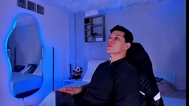 MarcoSullivan online show from 11-24-25, 01:44