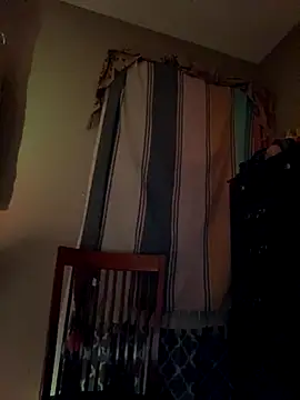 Snapshot of Mikeswanston chatting on 11-08-25, 12:11 Mikeswanston online show from 11-08-25, 12:11