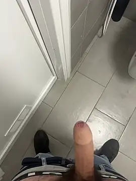 Snapshot of _themask_ chatting on 03-17-25, 08:51 themask online show from 03-17-25, 08:51