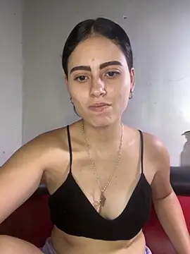 Snapshot of Azuna25 chatting on 10-04-25, 05:33 Azuna25 online show from 10-04-25, 05:33