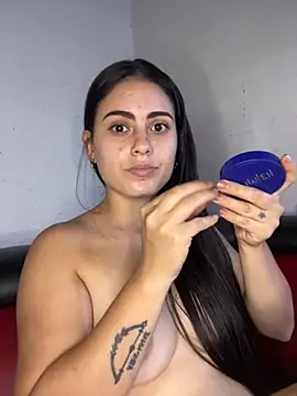 Snapshot of Azuna25 chatting on 10-30-25, 05:57 Azuna25 online show from 10-30-25, 05:57