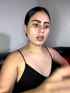 Snapshot of Azuna25 chatting on 11-11-25, 07:58 Azuna25 online show from 11-11-25, 07:58