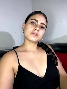 Snapshot of Azuna25 chatting on 11-26-25, 06:53 Azuna25 online show from 11-26-25, 06:53