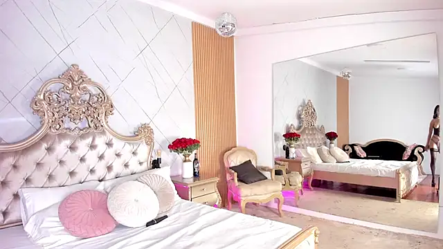 Snapshot of JulissaWilson chatting on 12-13-25, 10:15 JulissaWilson online show from 12-13-25, 10:15