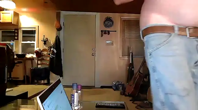 Snapshot of Bramro409 chatting on 12-08-24, 01:46 Bramro409 online show from 12-08-24, 01:46