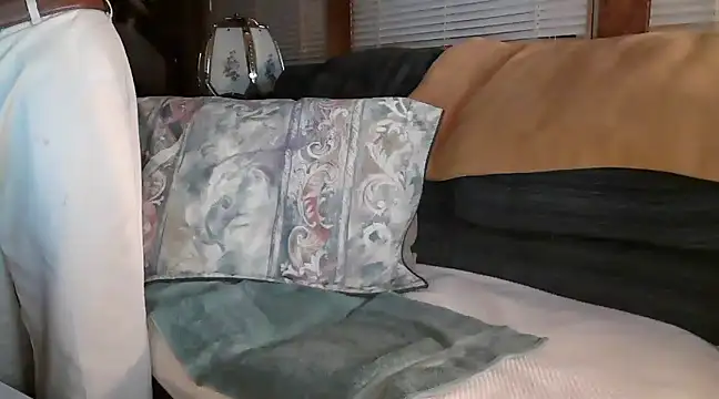 Snapshot of Bramro409 chatting on 02-22-25, 02:28 Bramro409 online show from 02-22-25, 02:28