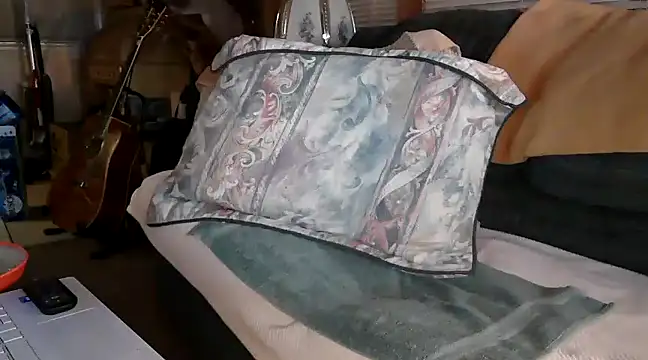 Snapshot of Bramro409 chatting on 02-28-25, 02:09 Bramro409 online show from 02-28-25, 02:09