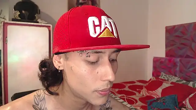 Snapshot of bix_couples chatting on 12-17-25, 06:14 bix couples online show from 12-17-25, 06:14