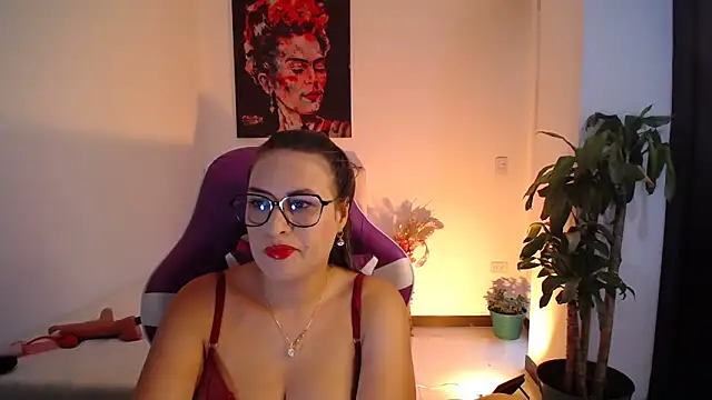 esmeraldaa230 online show from 10-31-25, 08:21