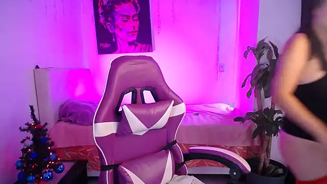 esmeraldaa230 online show from 12-20-25, 07:54