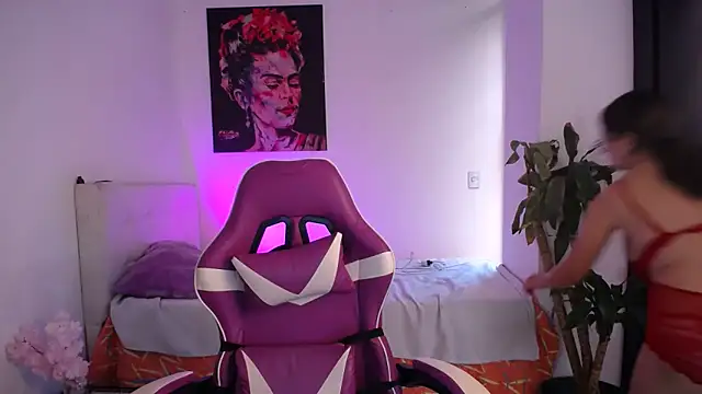 esmeraldaa230 online show from 02-14-26, 07:21