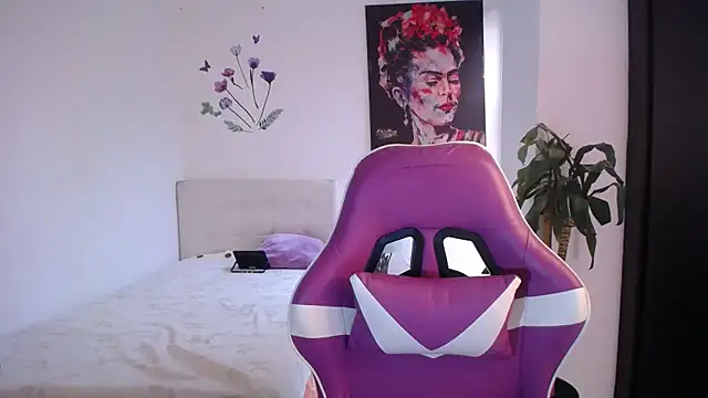 esmeraldaa230 online show from 03-03-26, 06:58