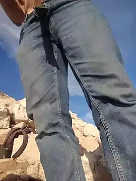 Snapshot of FloppyPickle4u chatting on 02-08-25, 11:24 FloppyPickle4u online show from 02-08-25, 11:24