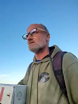 Snapshot of FloppyPickle4u chatting on 02-11-25, 12:59 FloppyPickle4u online show from 02-11-25, 12:59