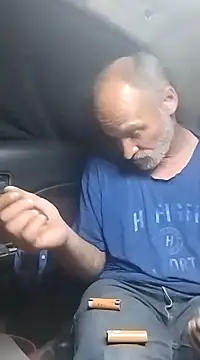 Snapshot of FloppyPickle4u chatting on 02-12-25, 07:23 FloppyPickle4u online show from 02-12-25, 07:23