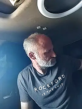 Snapshot of FloppyPickle4u chatting on 02-19-25, 05:27 FloppyPickle4u online show from 02-19-25, 05:27