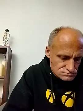 Snapshot of FloppyPickle4u chatting on 02-21-25, 01:11 FloppyPickle4u online show from 02-21-25, 01:11