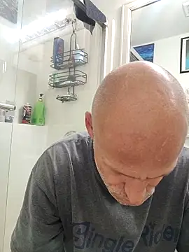 Snapshot of FloppyPickle4u chatting on 02-25-25, 06:09 FloppyPickle4u online show from 02-25-25, 06:09