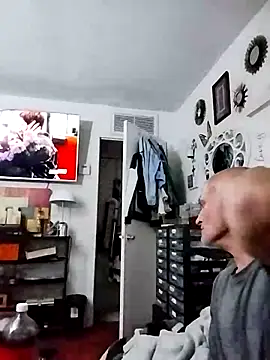 Snapshot of FloppyPickle4u chatting on 02-26-25, 07:09 FloppyPickle4u online show from 02-26-25, 07:09