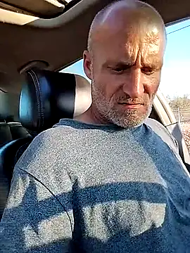 Snapshot of FloppyPickle4u chatting on 03-05-25, 12:27 FloppyPickle4u online show from 03-05-25, 12:27