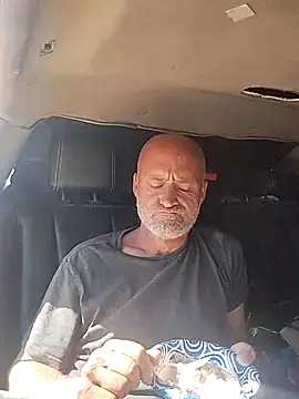 Snapshot of FloppyPickle4u chatting on 03-08-25, 05:43 FloppyPickle4u online show from 03-08-25, 05:43