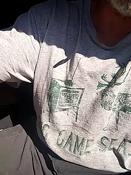 Snapshot of FloppyPickle4u chatting on 03-18-25, 06:04 FloppyPickle4u online show from 03-18-25, 06:04