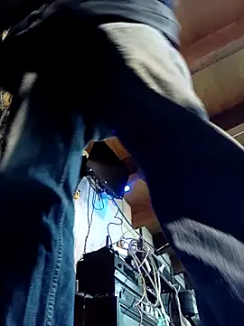 Snapshot of FloppyPickle4u chatting on 11-28-25, 04:15 FloppyPickle4u online show from 11-28-25, 04:15