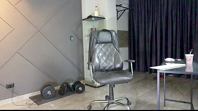 Snapshot of mattmasterss chatting on 01-04-25, 11:17 mattmasterss online show from 01-04-25, 11:17