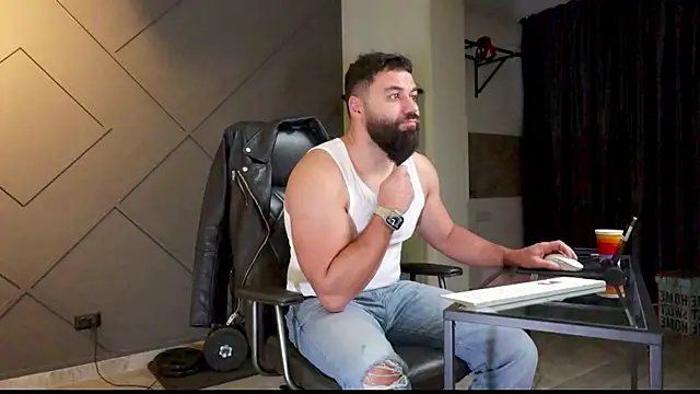 Snapshot of mattmasterss chatting on 01-15-25, 04:47 mattmasterss online show from 01-15-25, 04:47