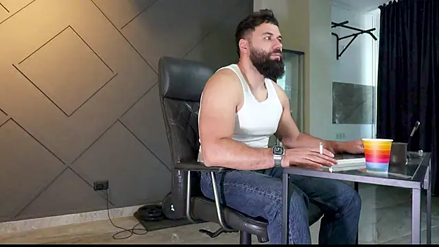 Snapshot of mattmasterss chatting on 02-11-25, 06:30 mattmasterss online show from 02-11-25, 06:30