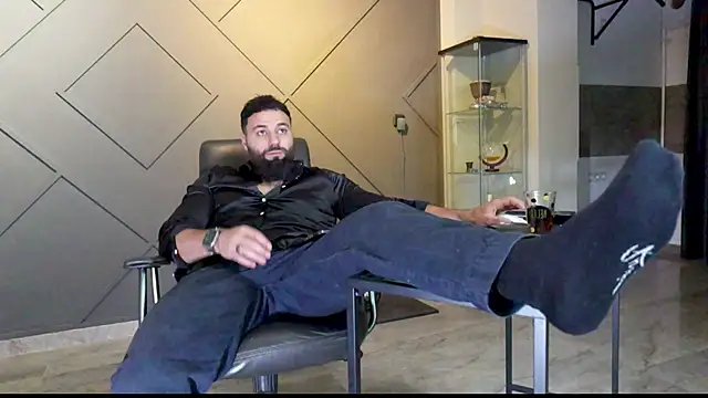 Snapshot of mattmasterss chatting on 02-19-25, 01:51 mattmasterss online show from 02-19-25, 01:51